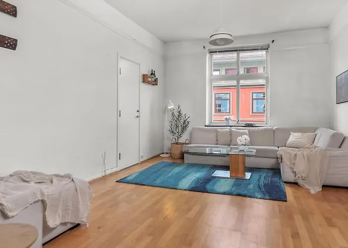 Expansive Charm: Cozy 150sqm Retreat In Appartamento *