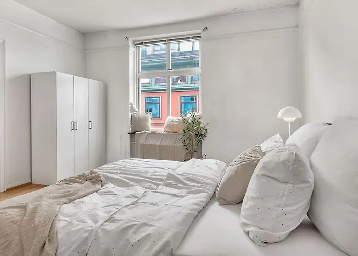 Appartamento Expansive Charm: Cozy 150sqm Retreat In *