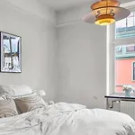 Apartment Expansive Charm: Cozy 150sqm Retreat In